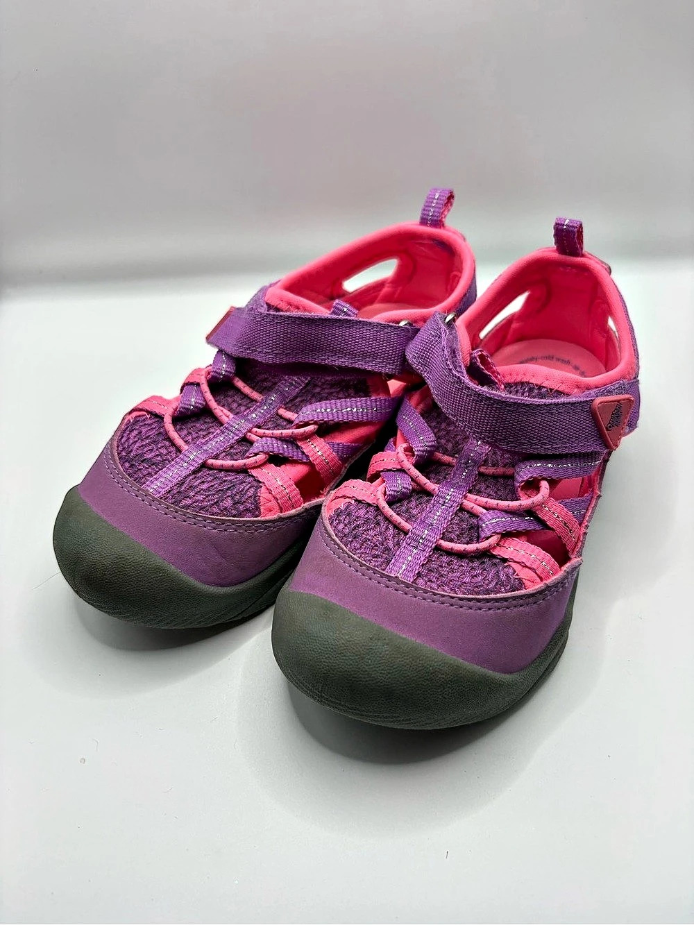 OshKosh B'gosh Toddler Girl Aquatic Water Shoes Sandals Purple & Pink US 11